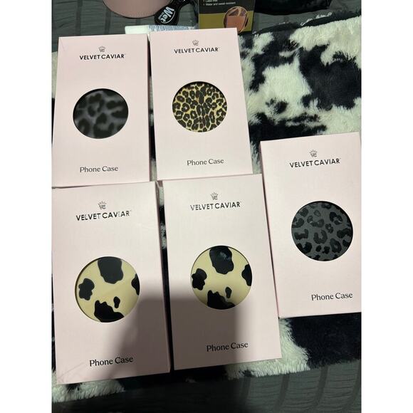 Velvet Caviar Accessories - Velvet Caviar Iphone 14 Pro Bundle